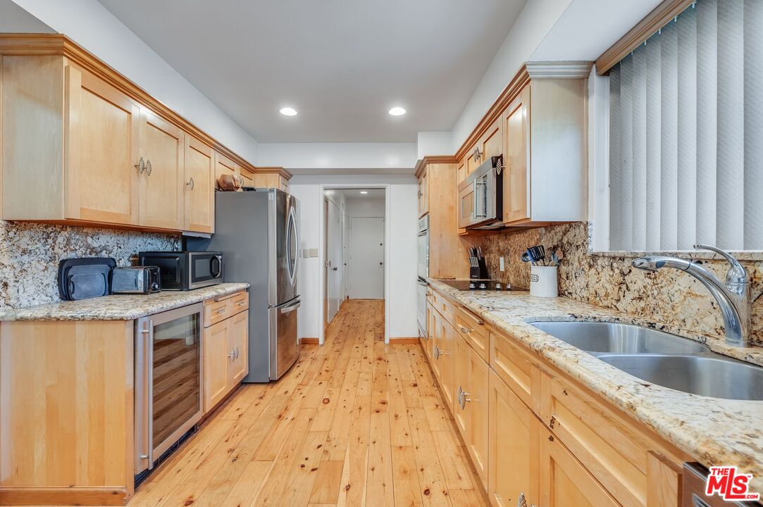 4715 Presidio Dr