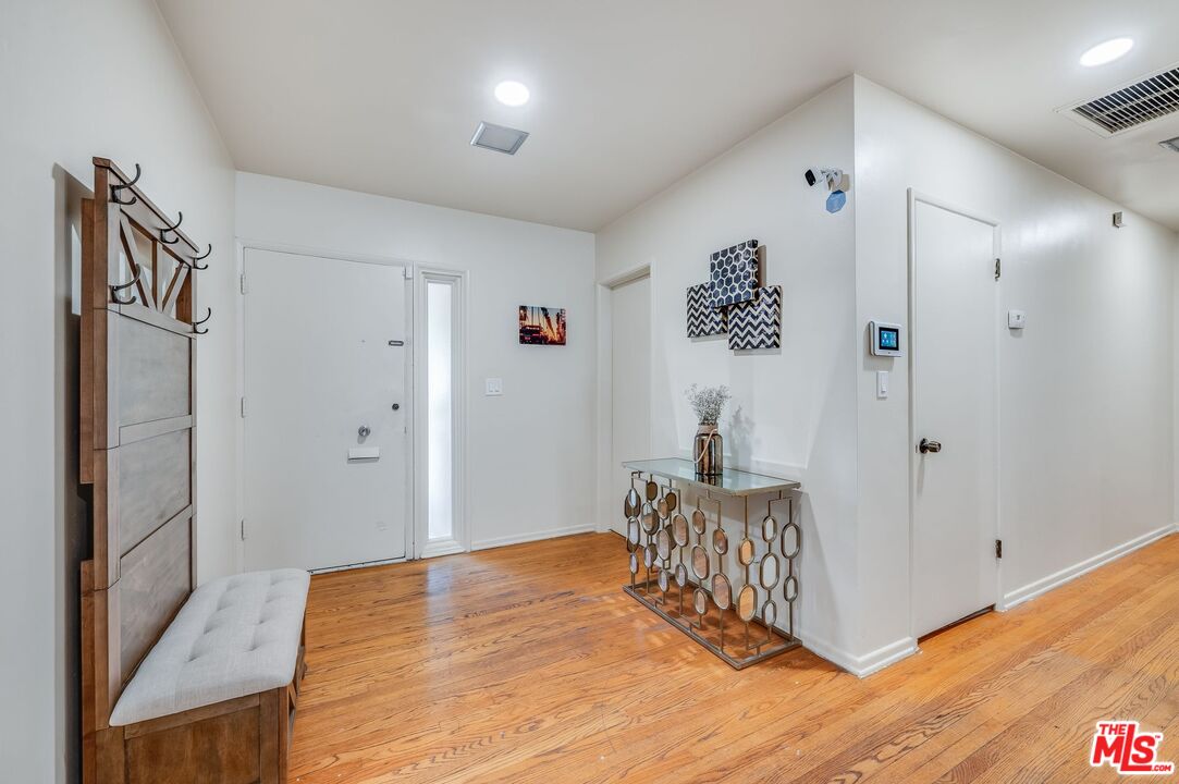 4715 Presidio Dr