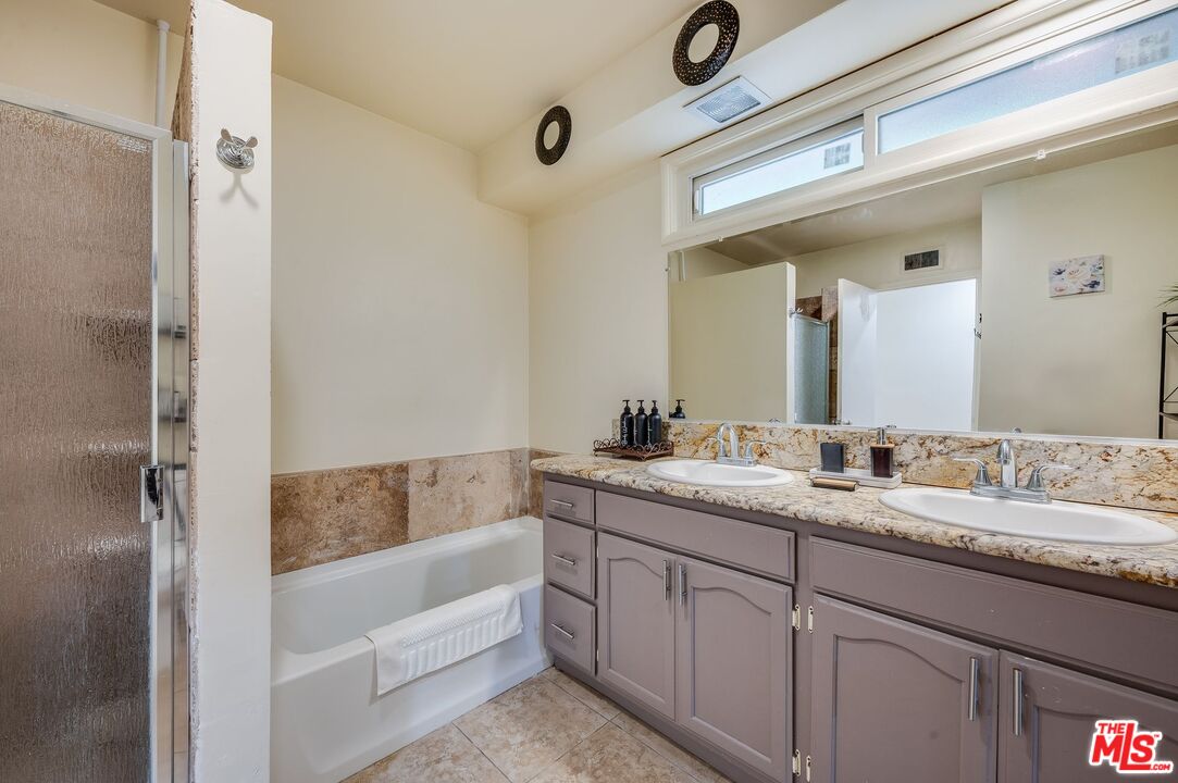 4715 Presidio Dr