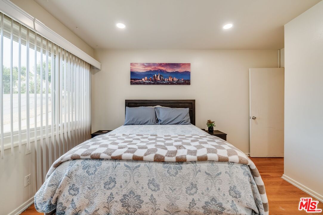 4715 Presidio Dr