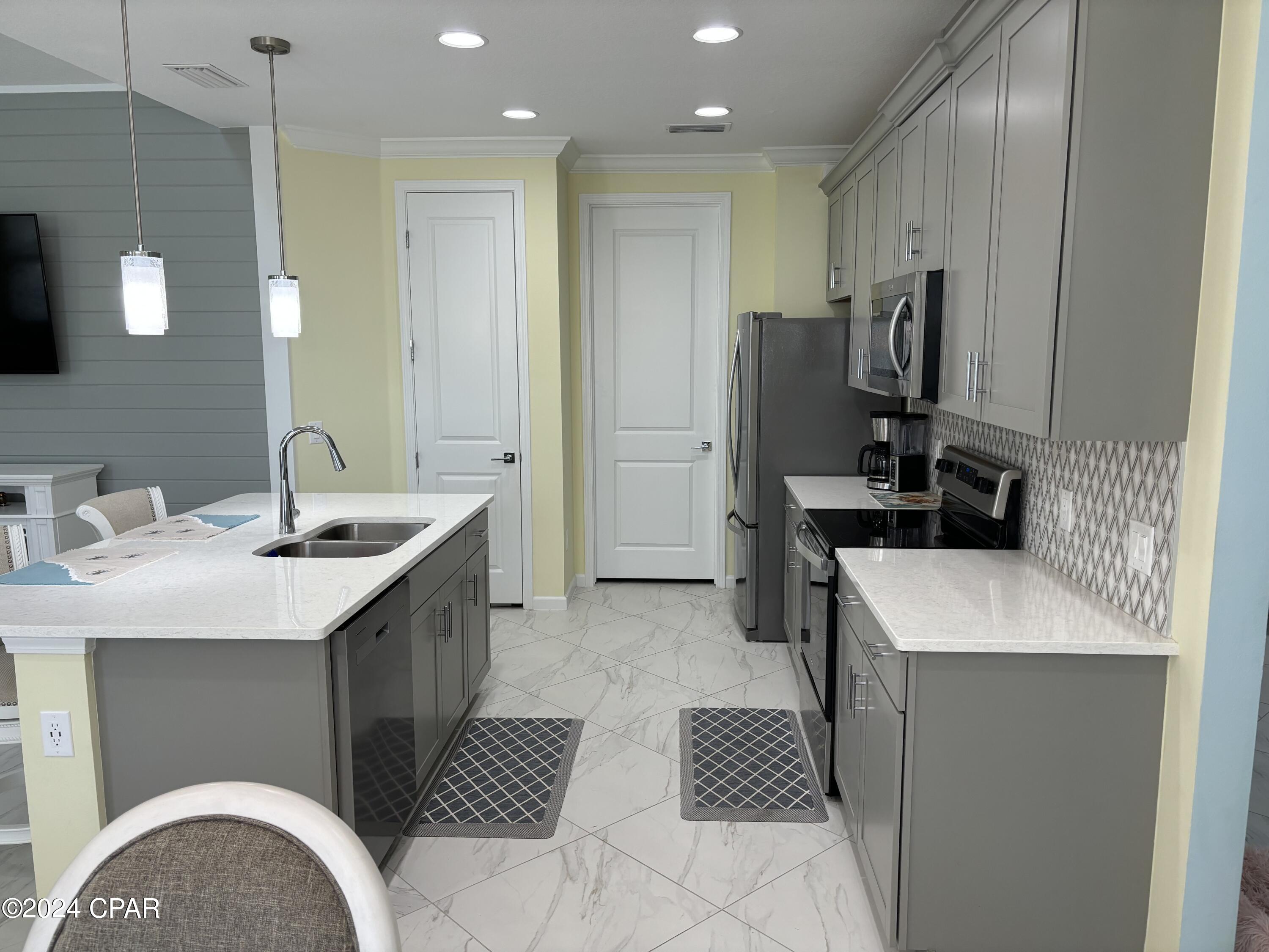 8688 Coral Reef Way