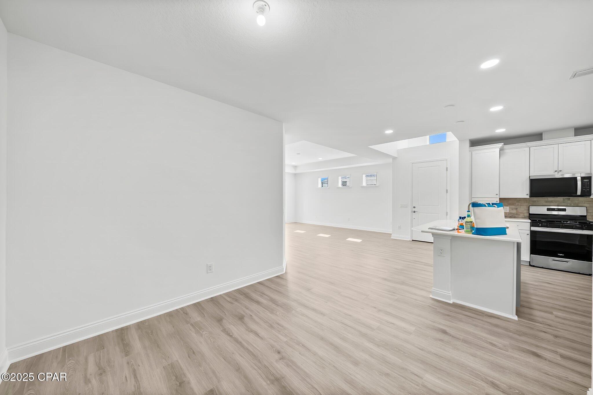 8912 Parrot Place