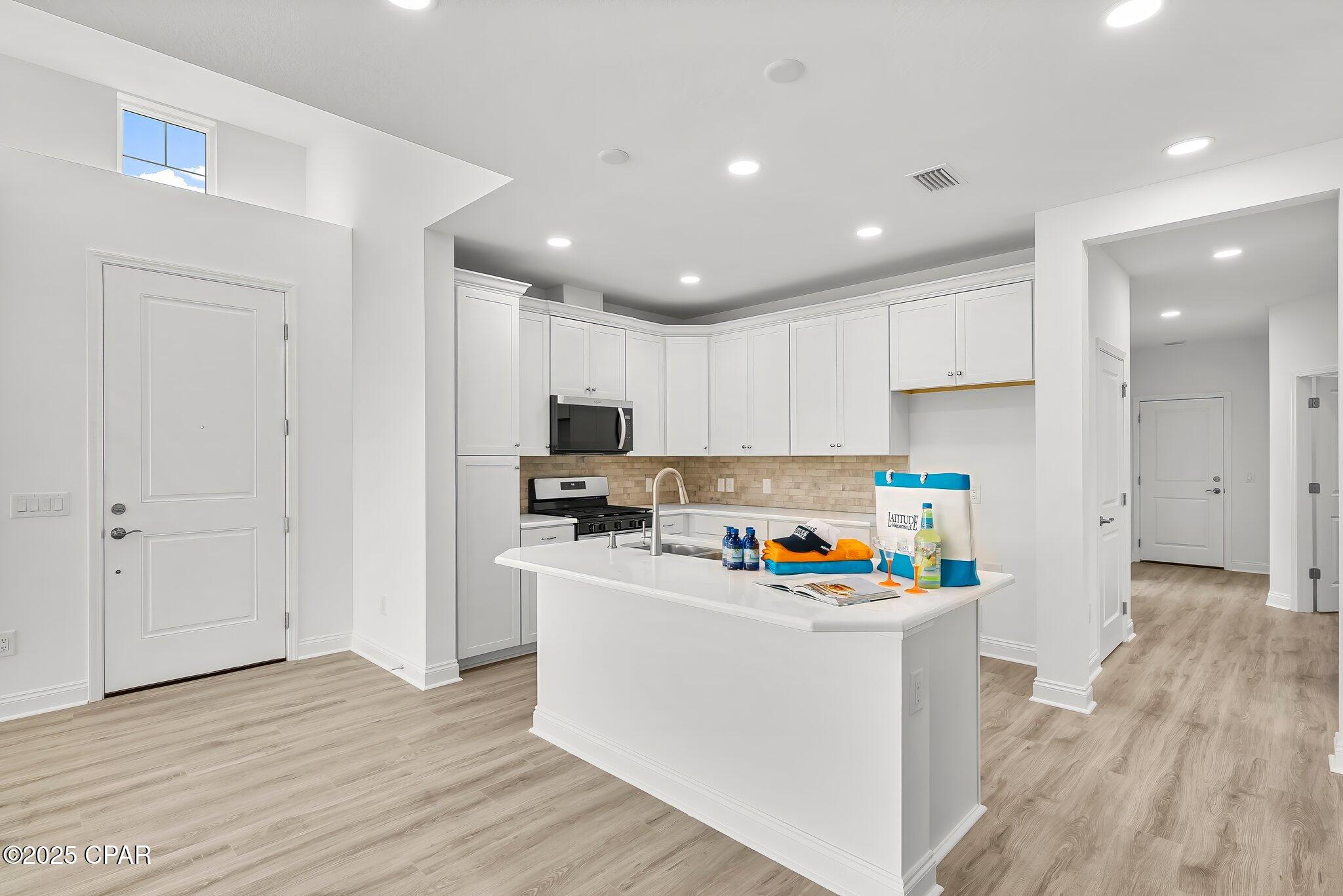 8912 Parrot Place