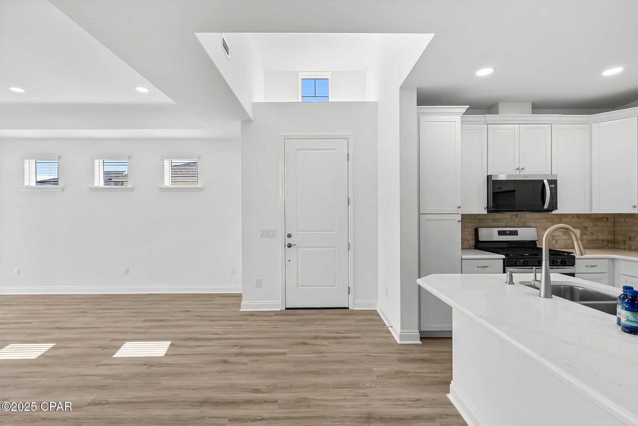 8912 Parrot Place