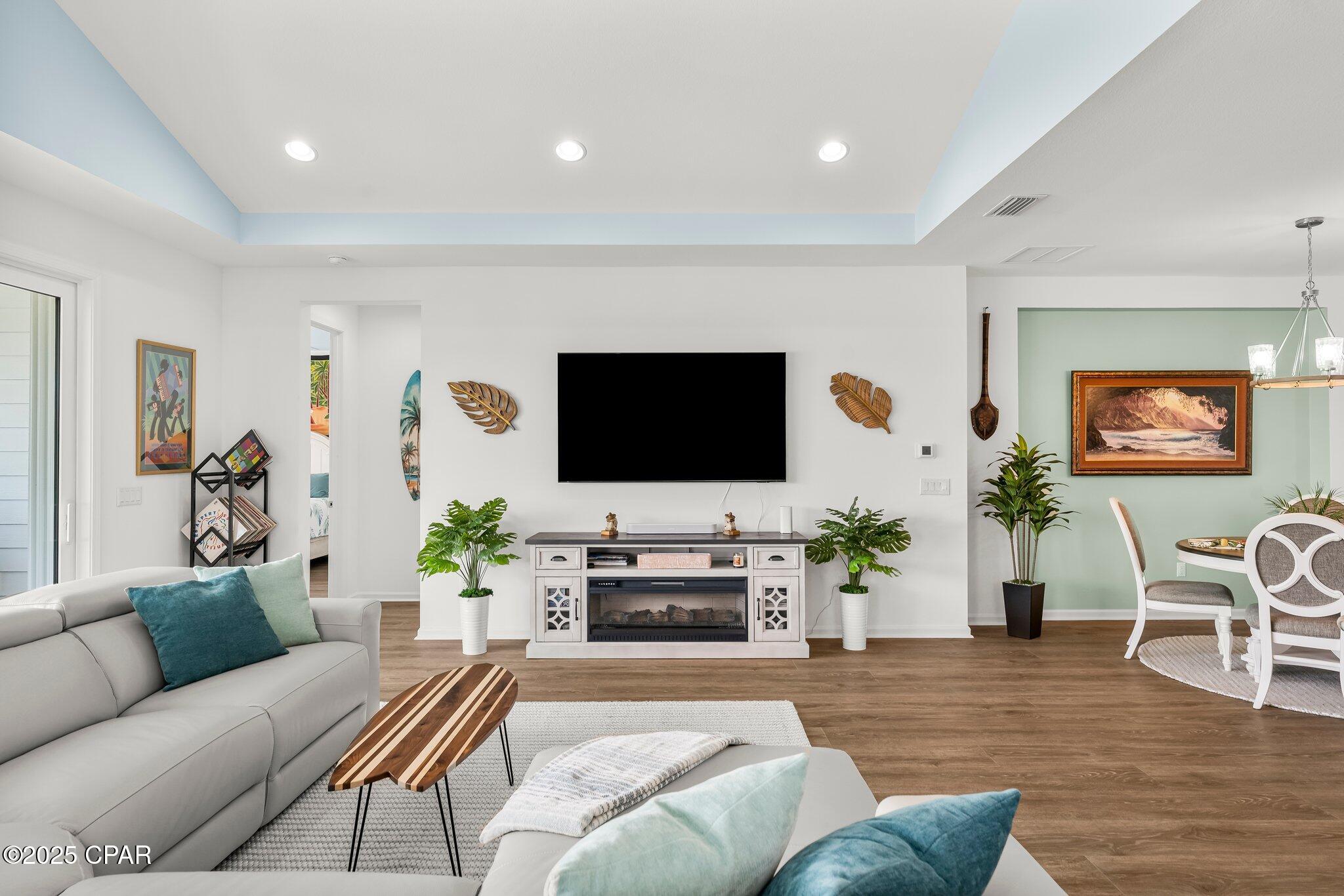 8435 Coral Reef Way