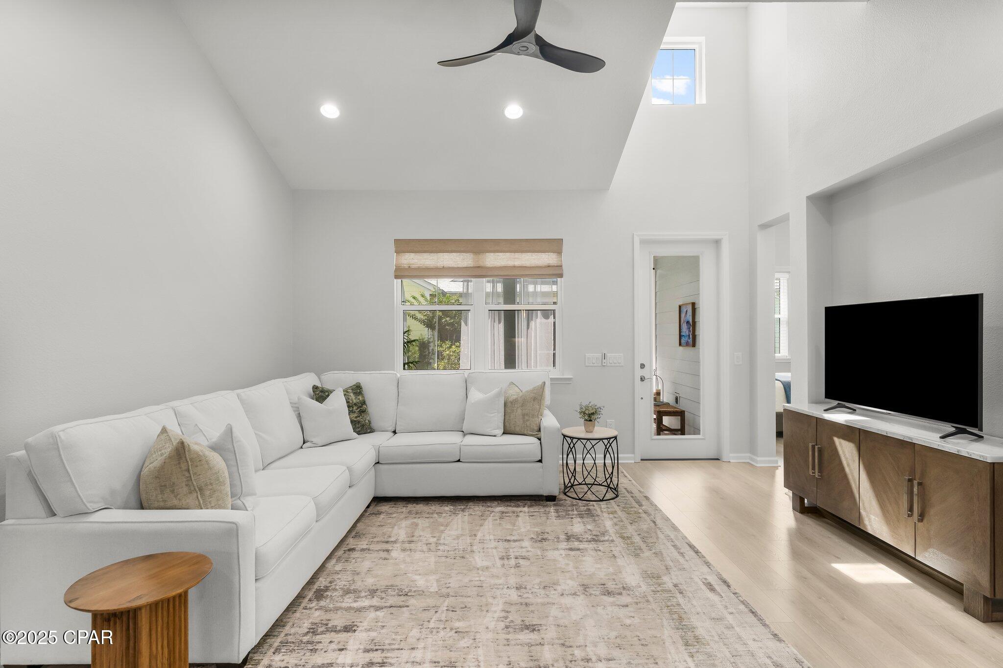 8450 Dreams Float Court