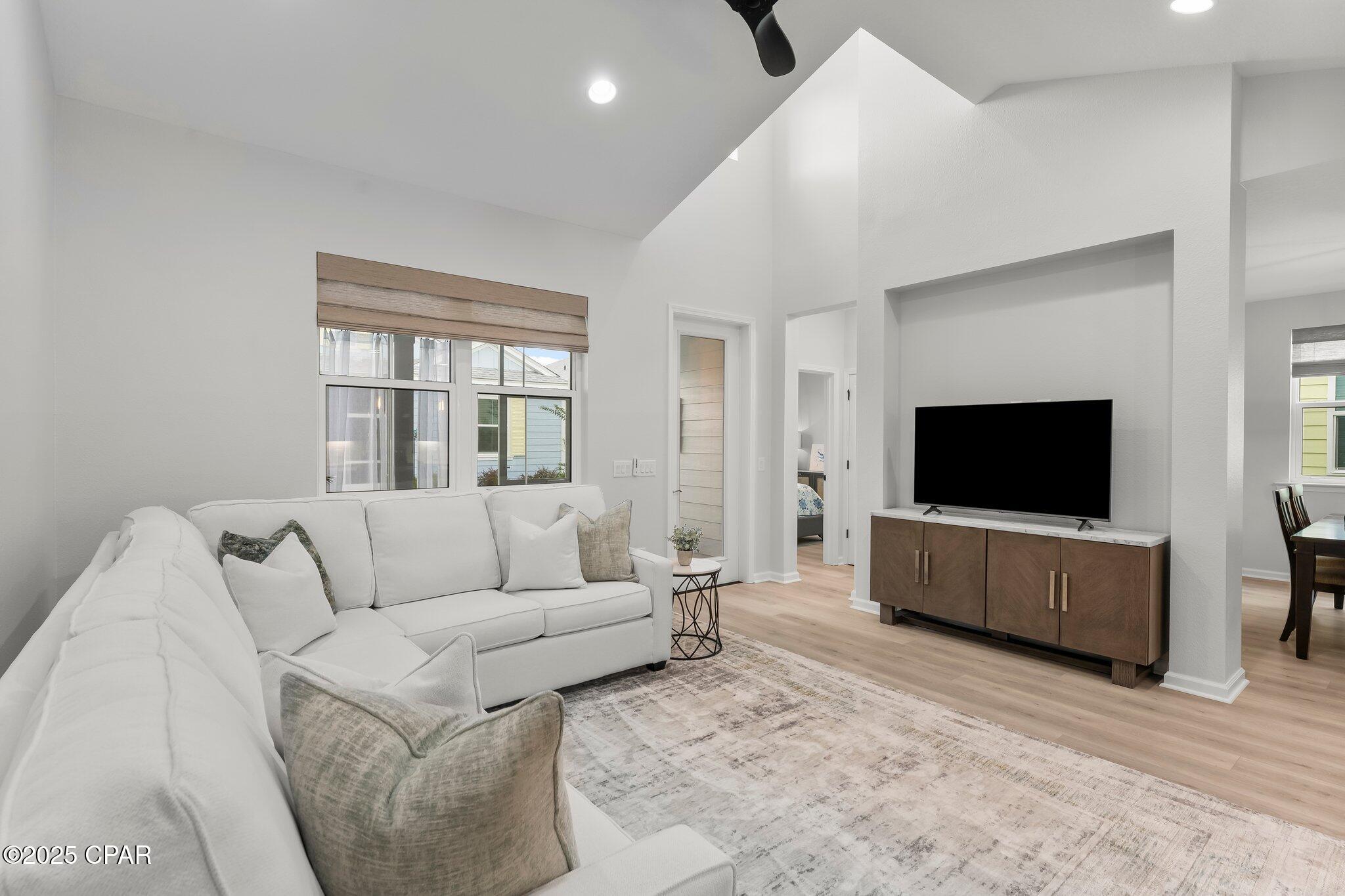 8450 Dreams Float Court