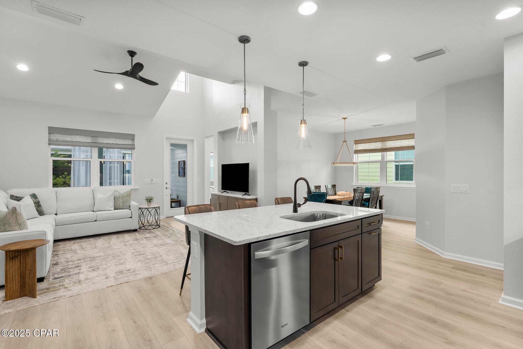 8450 Dreams Float Court