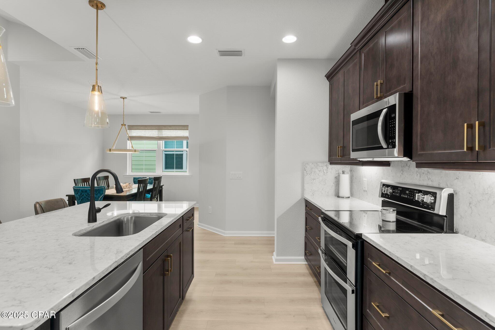 8450 Dreams Float Court