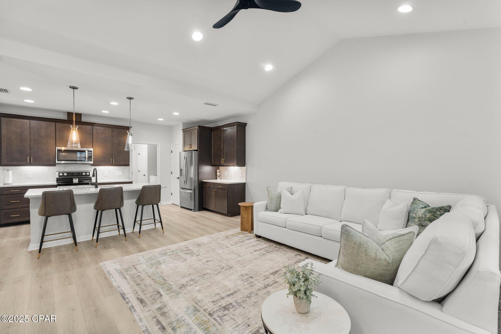 8450 Dreams Float Court