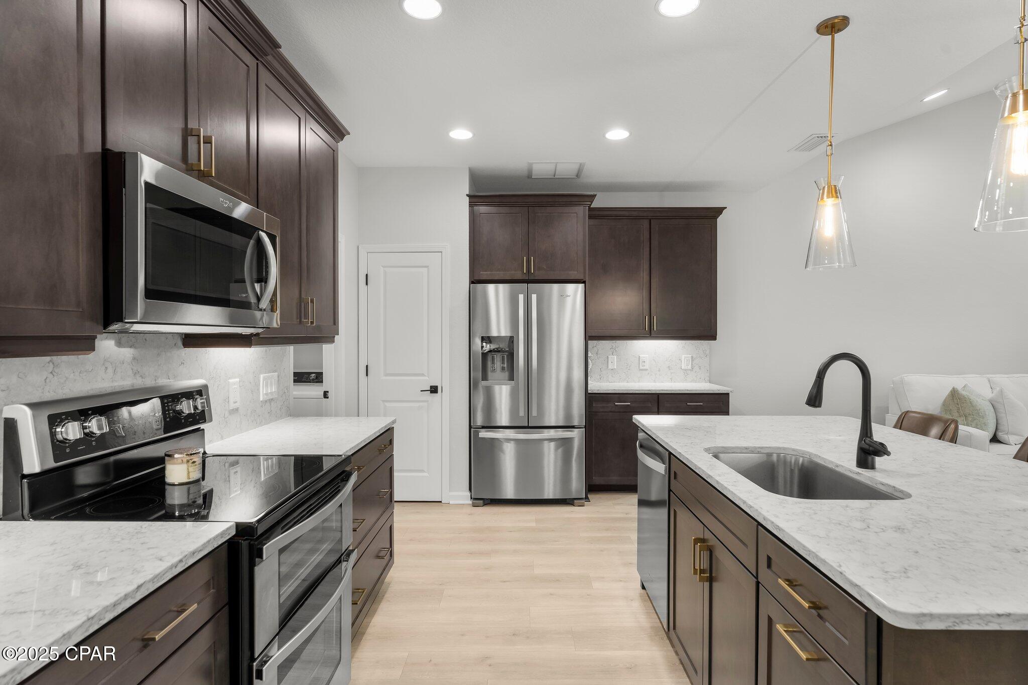 8450 Dreams Float Court