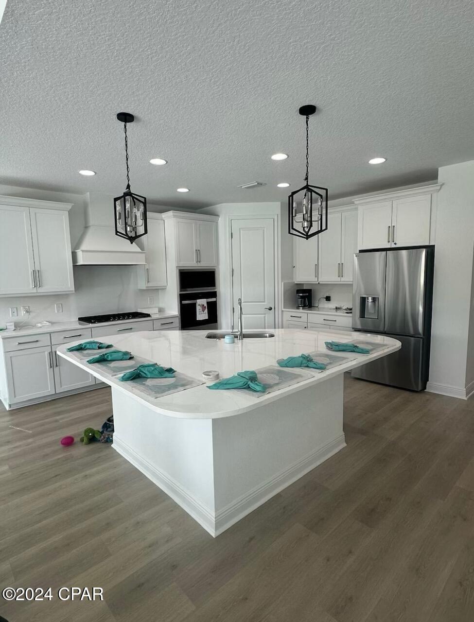9351 Paradise Drive