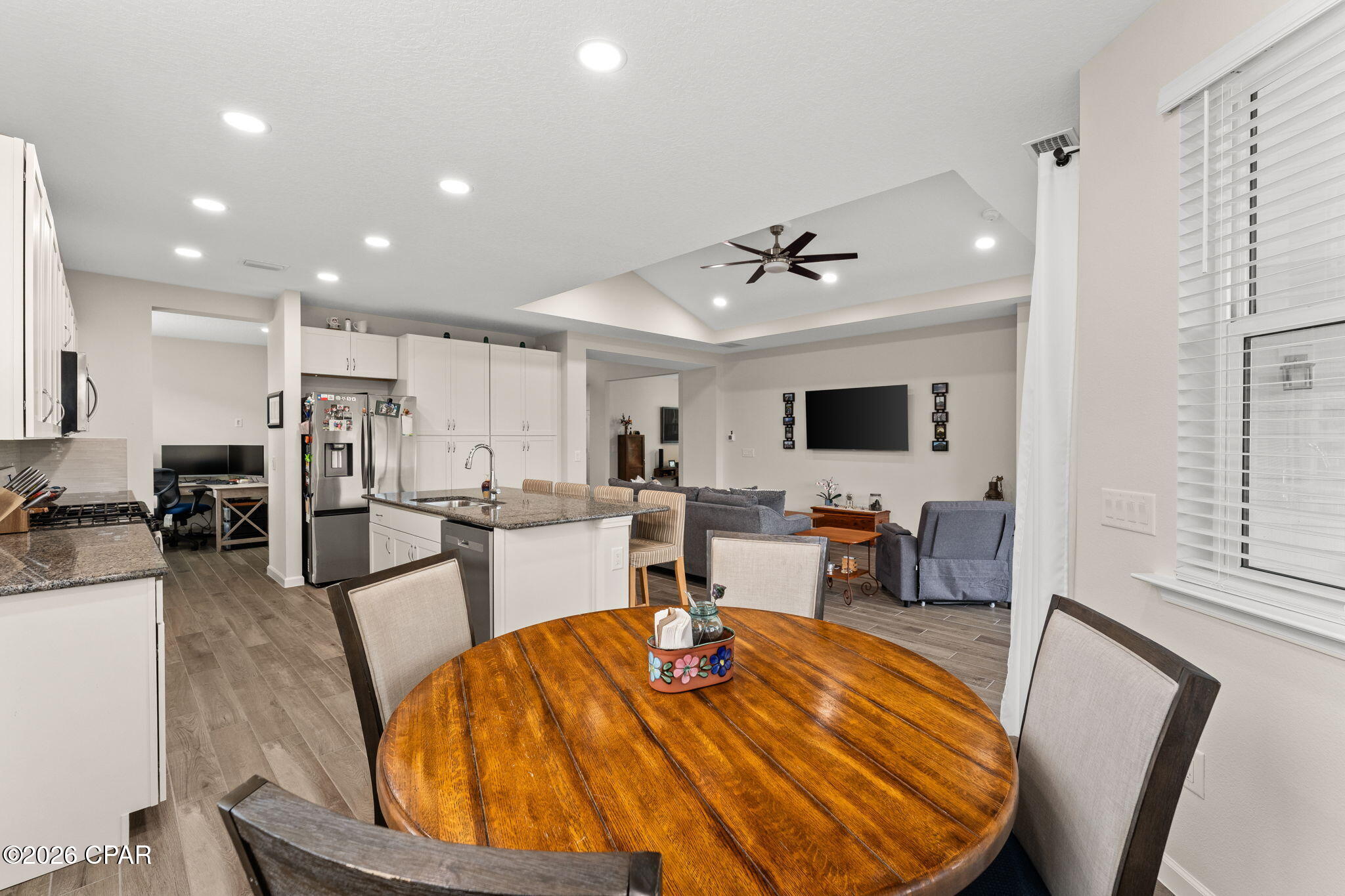 9546 Paradise Drive