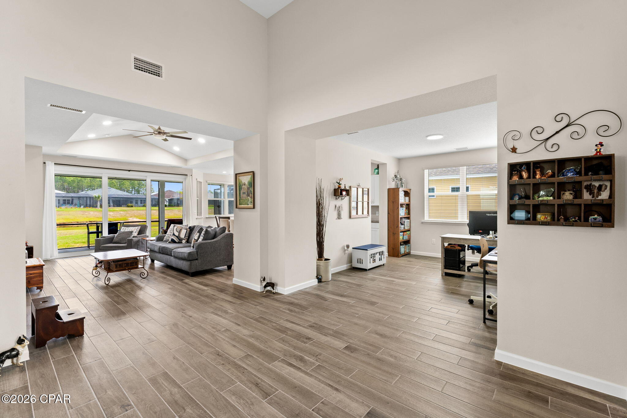 9546 Paradise Drive