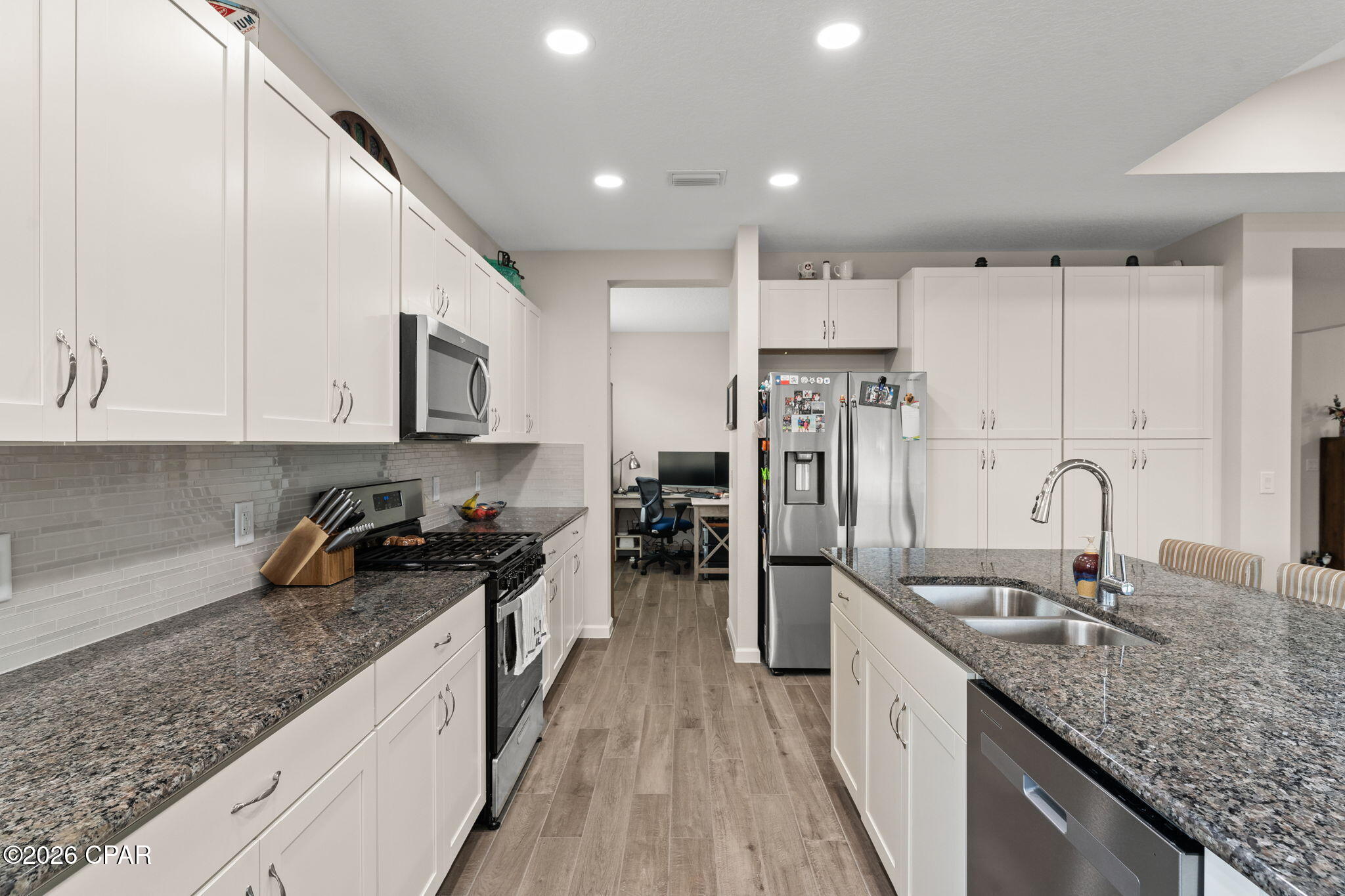 9546 Paradise Drive