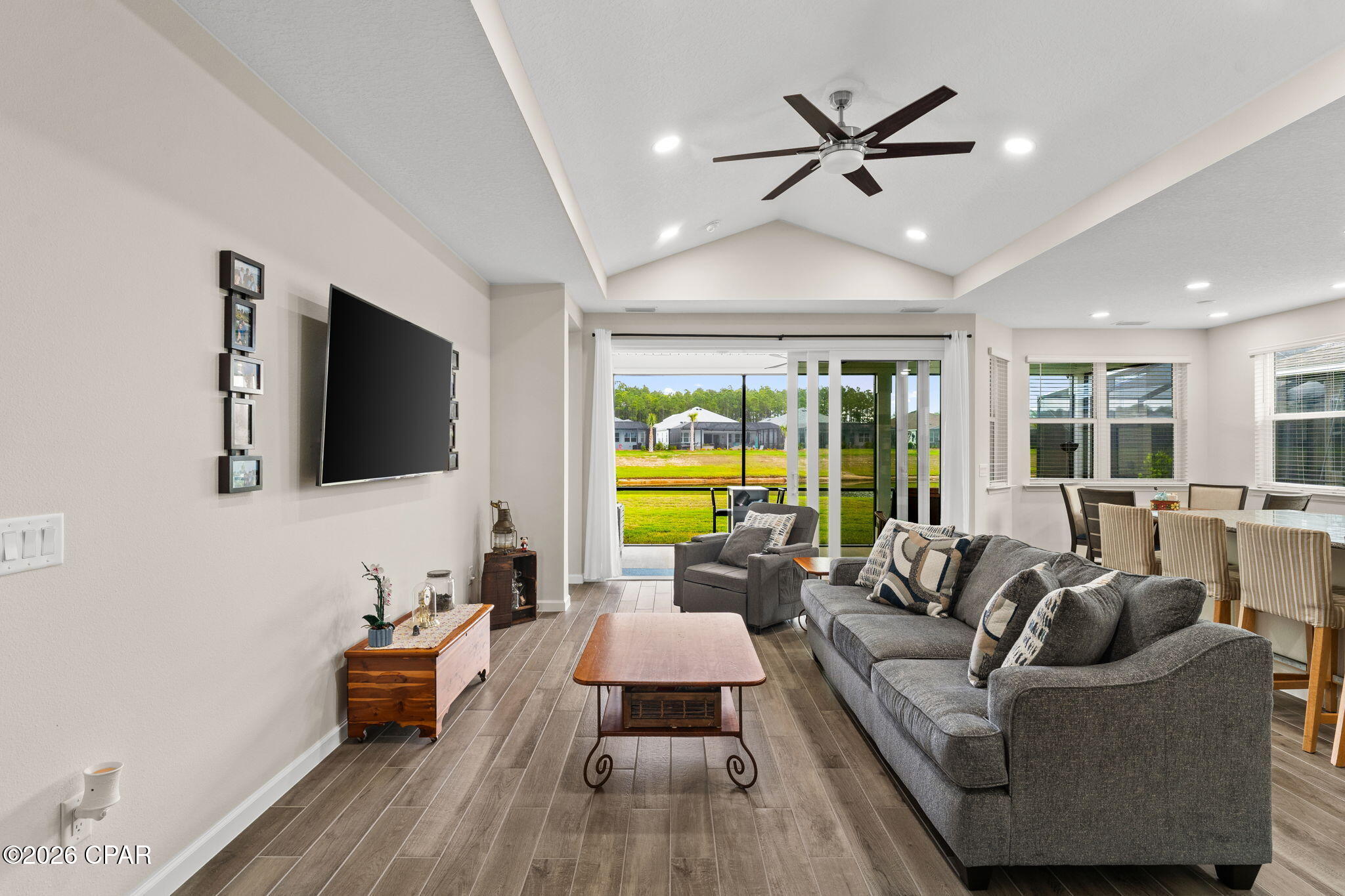 9546 Paradise Drive