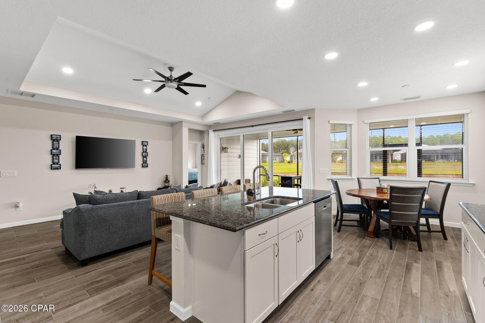 9546 Paradise Drive