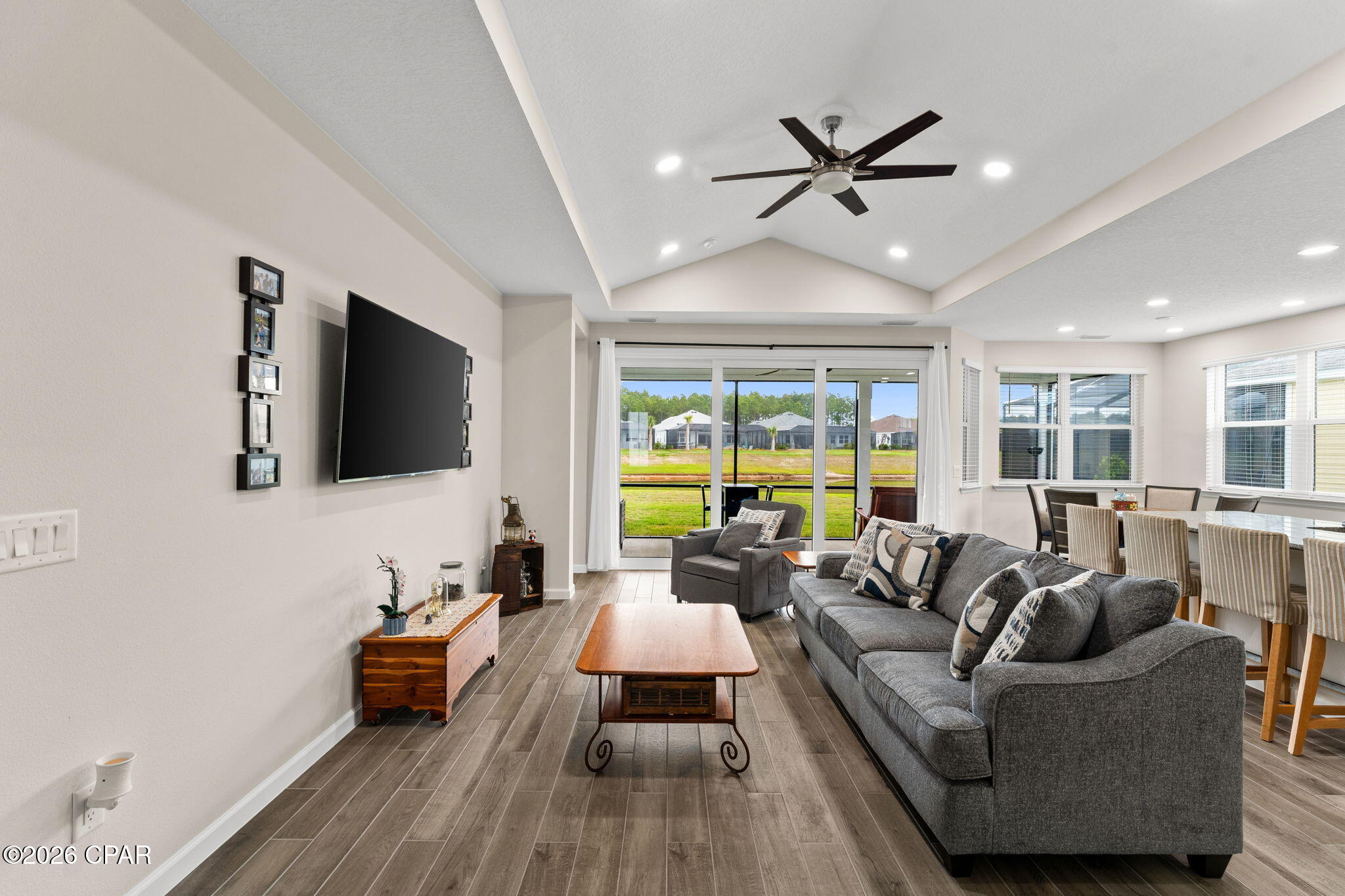 9546 Paradise Drive