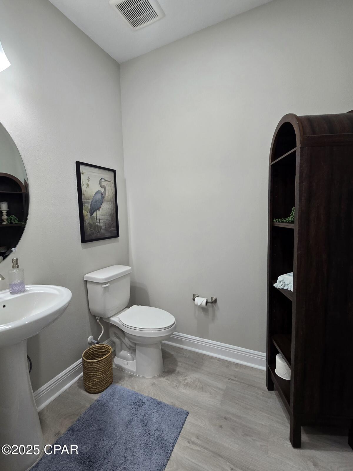 8832 Cool Water Way