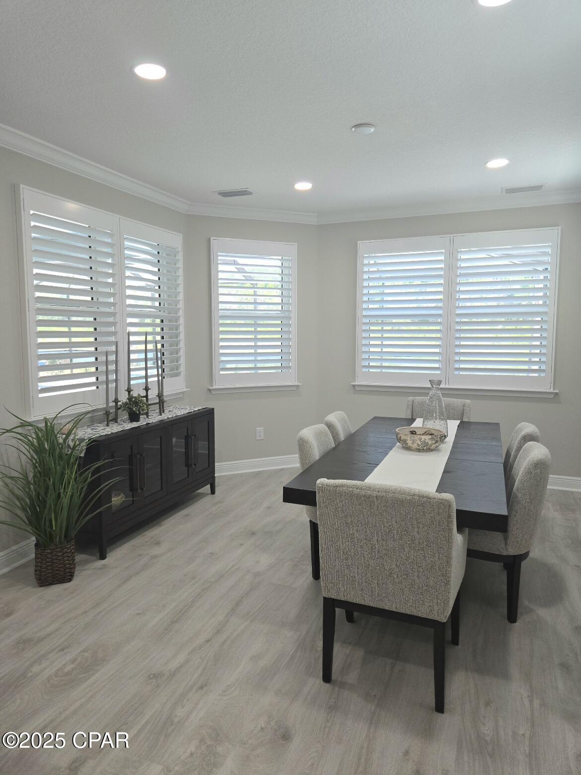 8832 Cool Water Way