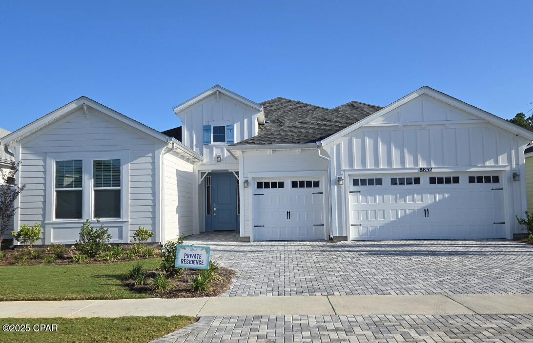 8832 Cool Water Way