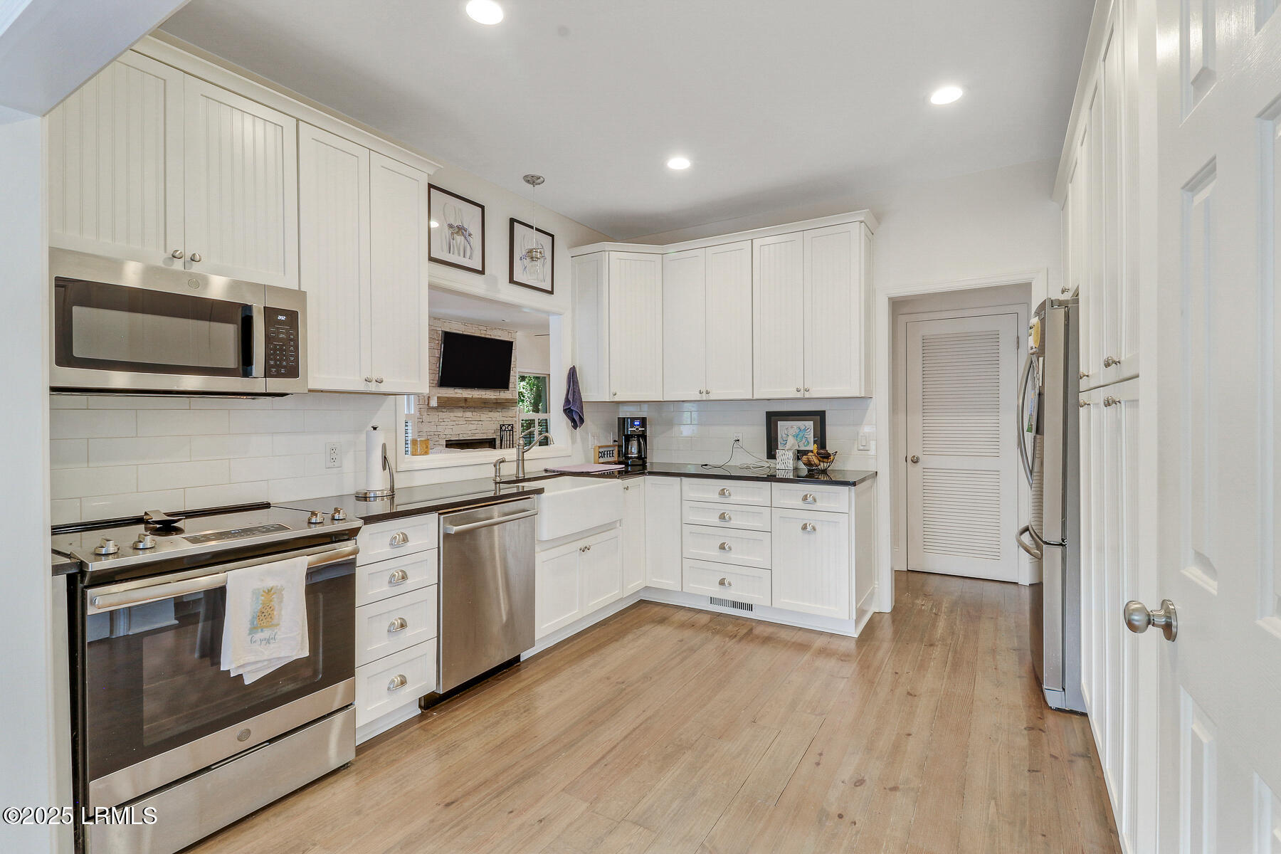 8 Dolphin Point Drive