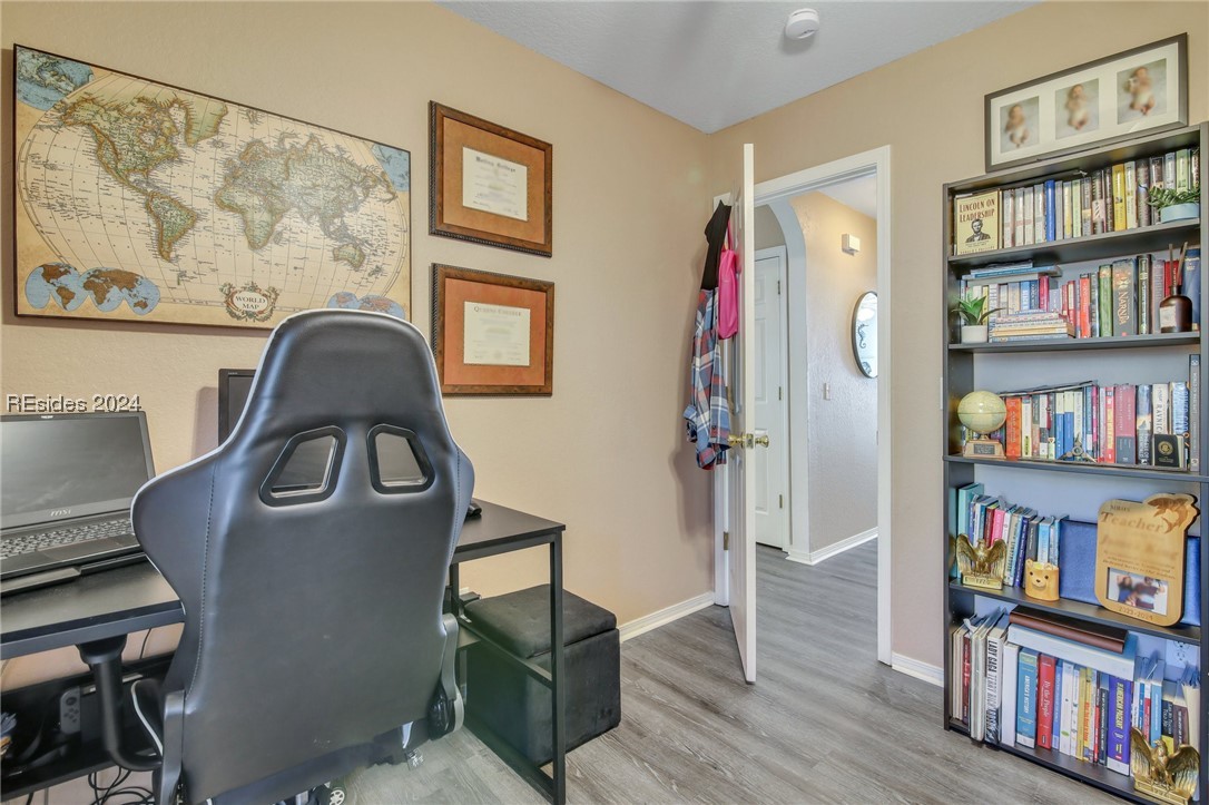 193 University Parkway