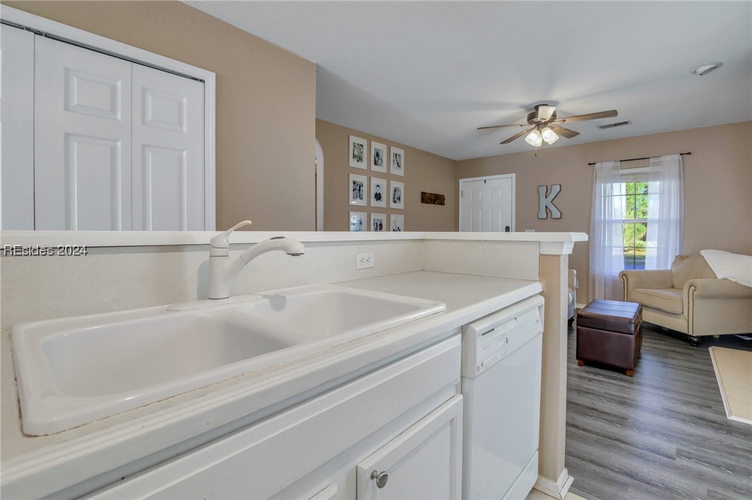 193 University Parkway