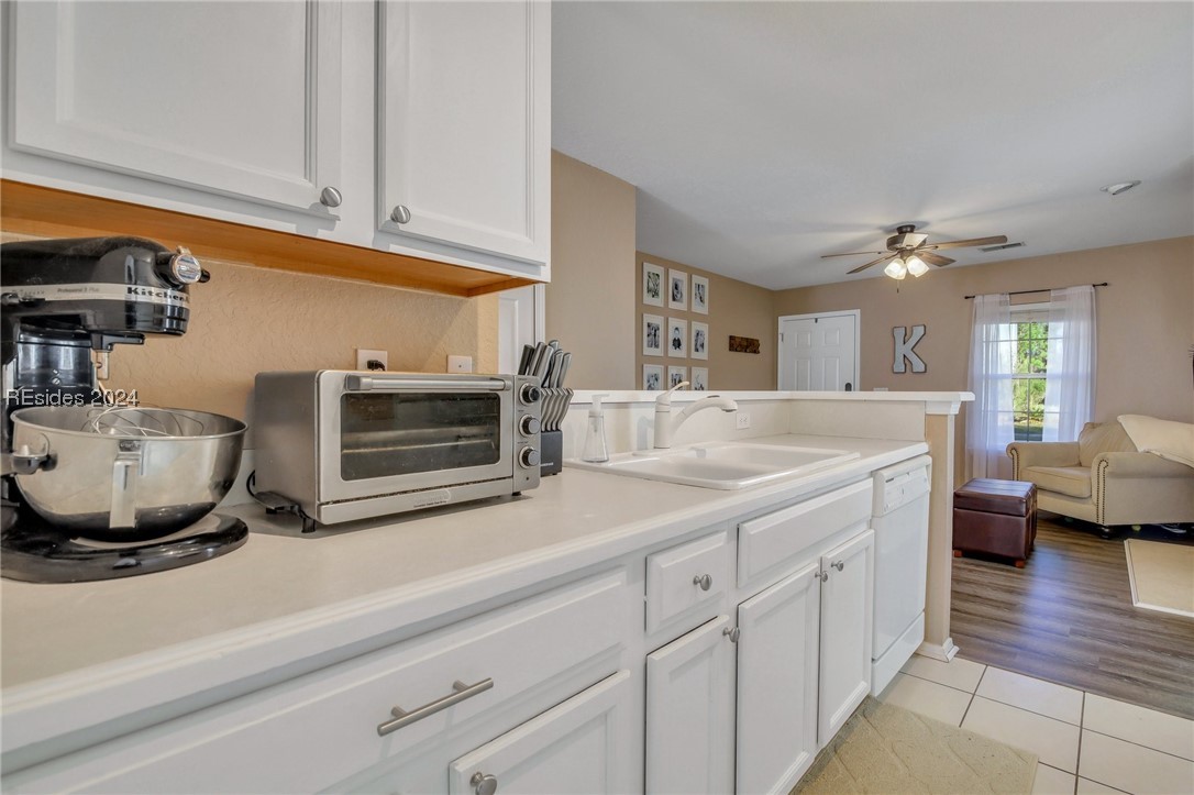 193 University Parkway