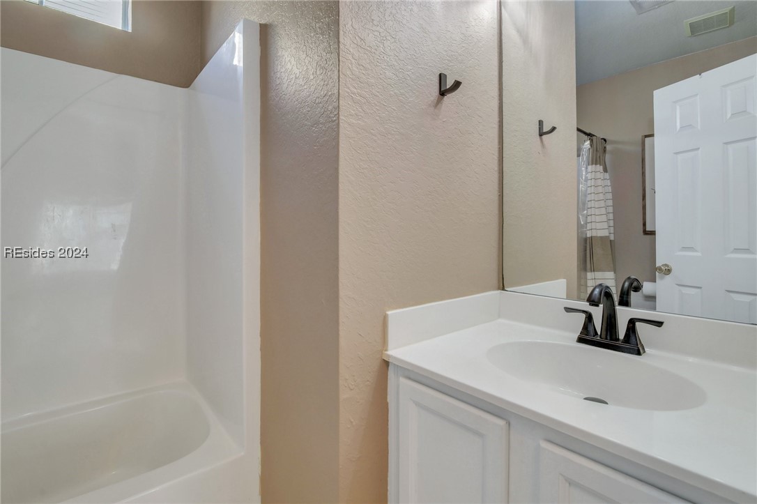 193 University Parkway