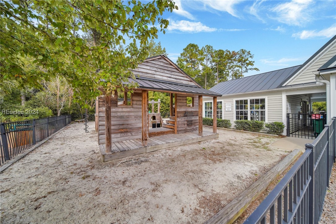 193 University Parkway