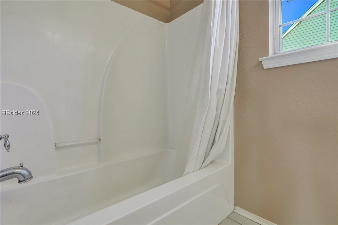 193 University Parkway