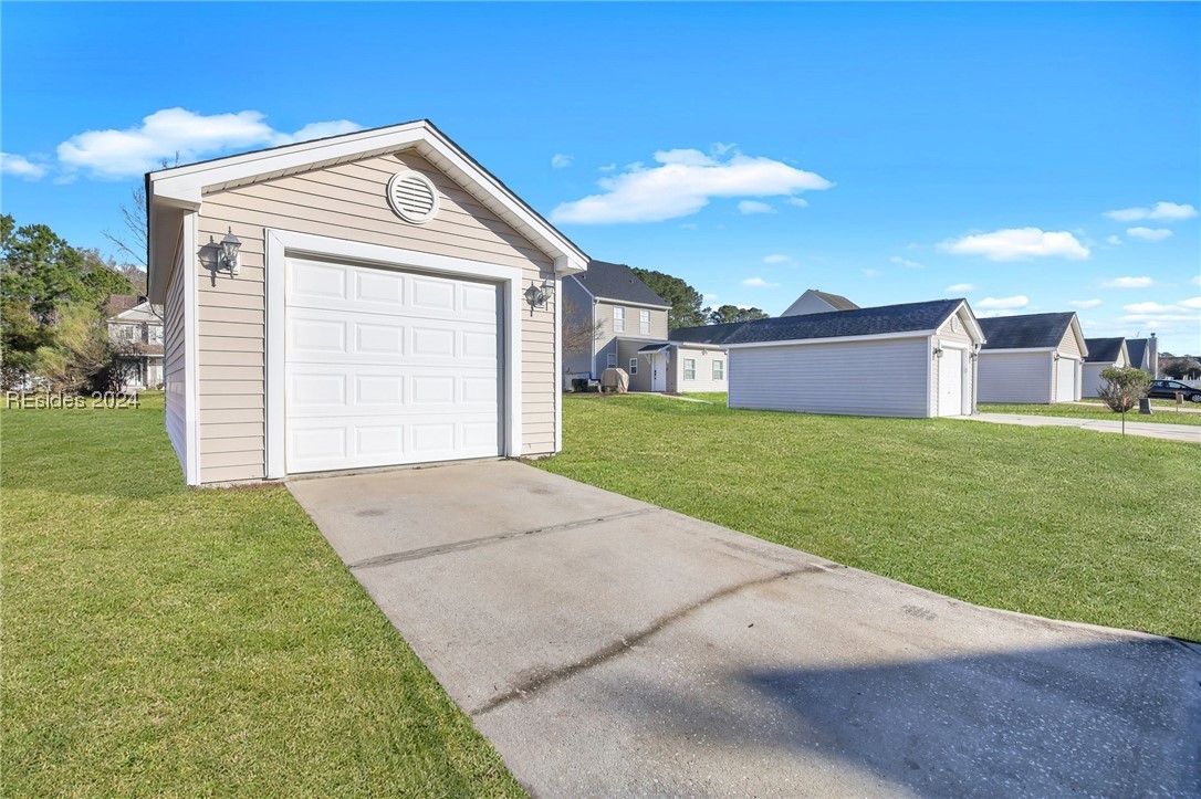 193 University Parkway