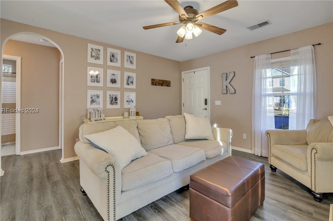 193 University Parkway