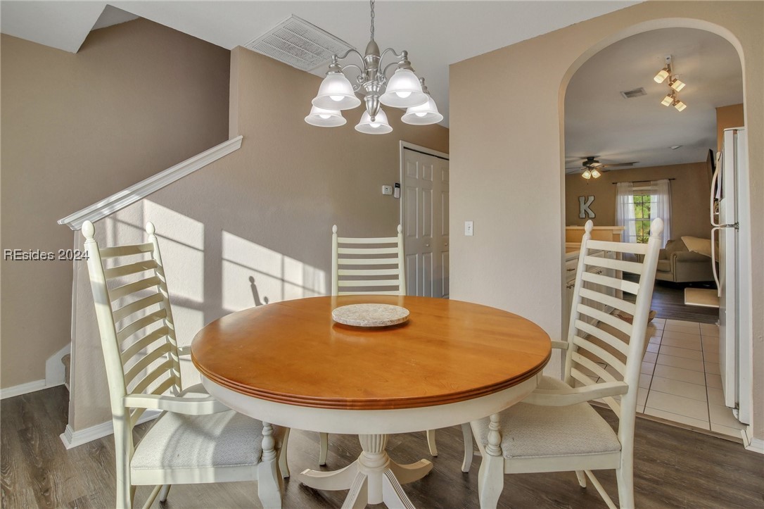 193 University Parkway