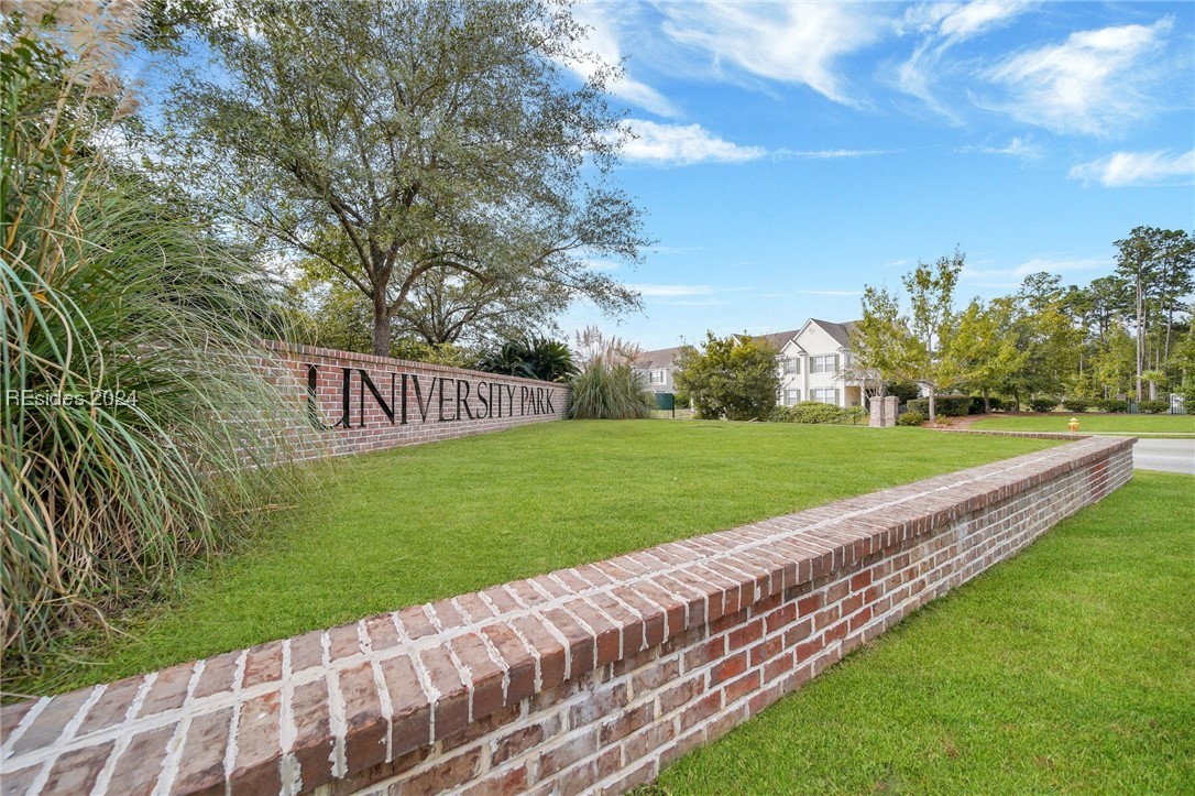 193 University Parkway