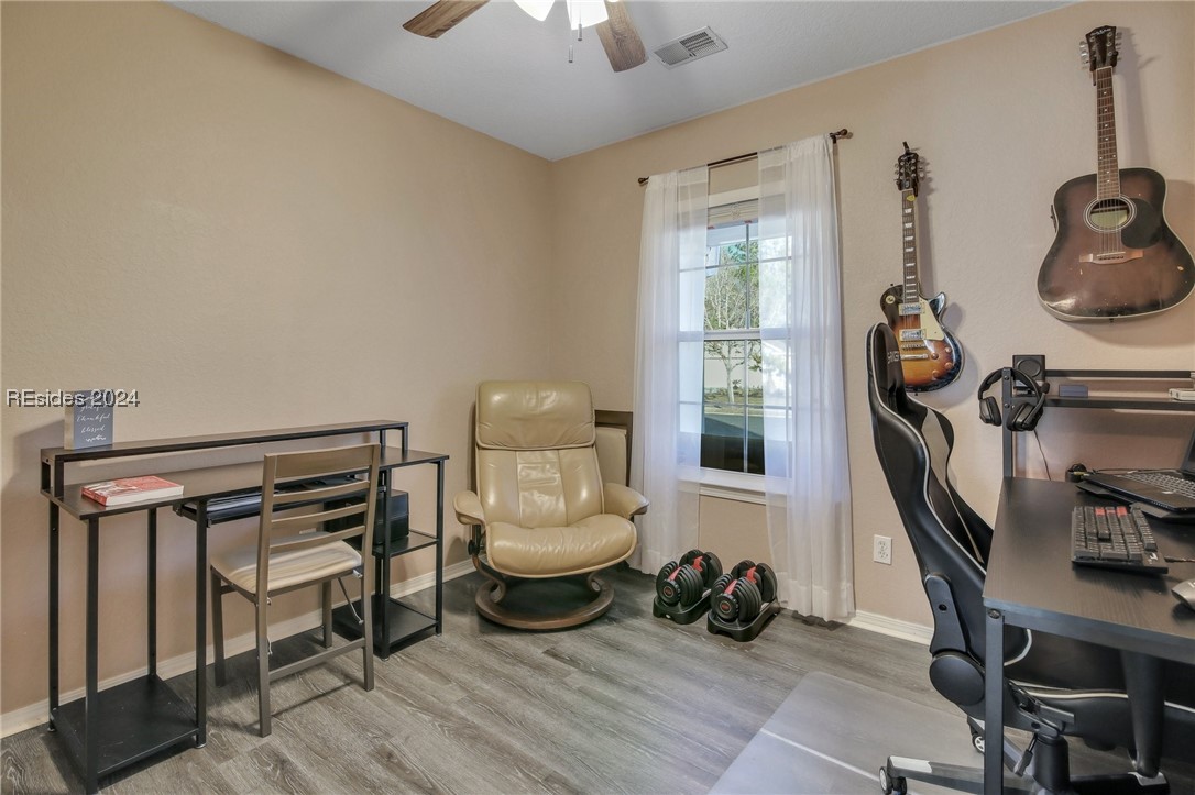 193 University Parkway