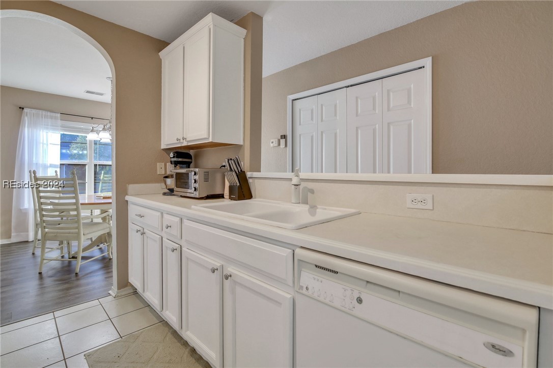 193 University Parkway