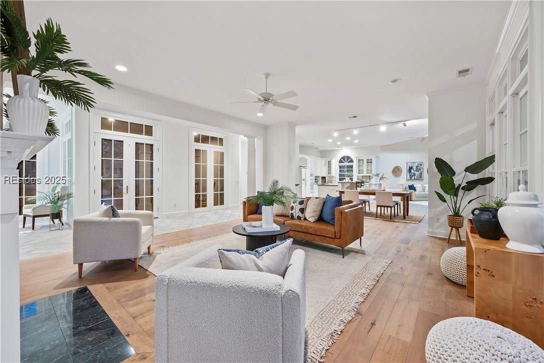 28 Lexington Drive