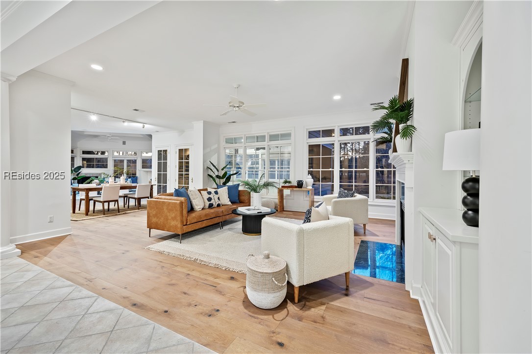 28 Lexington Drive