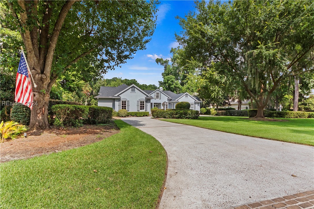 28 Lexington Drive