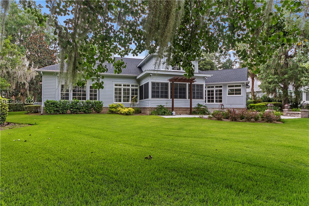 28 Lexington Drive