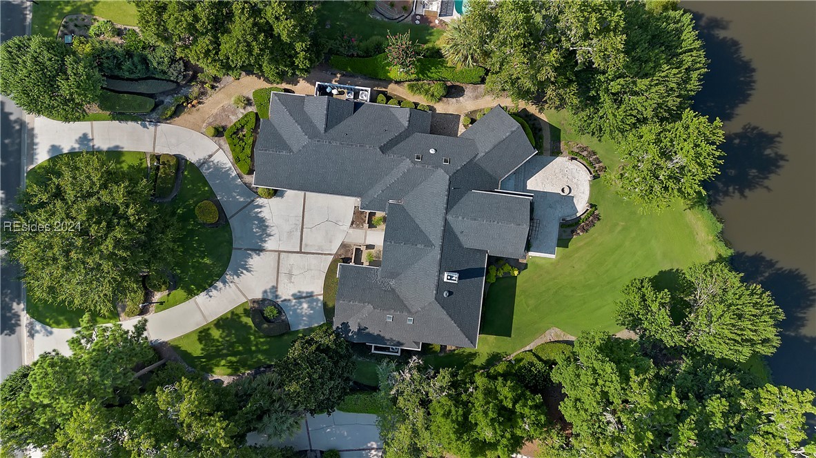 28 Lexington Drive