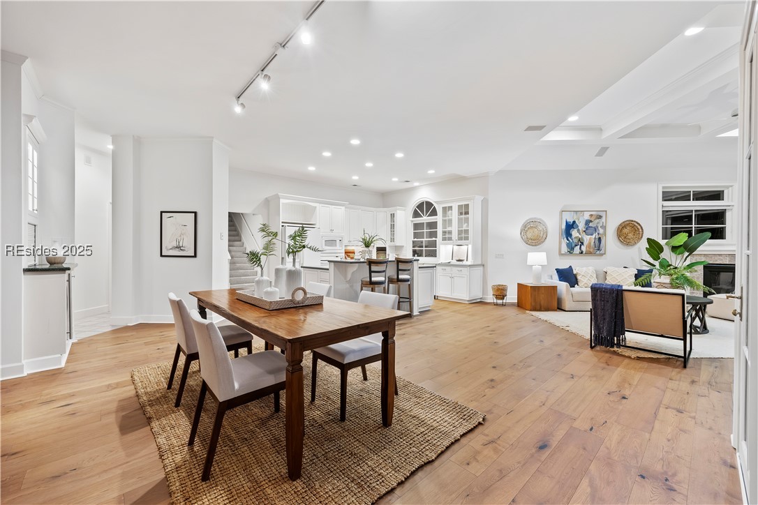 28 Lexington Drive
