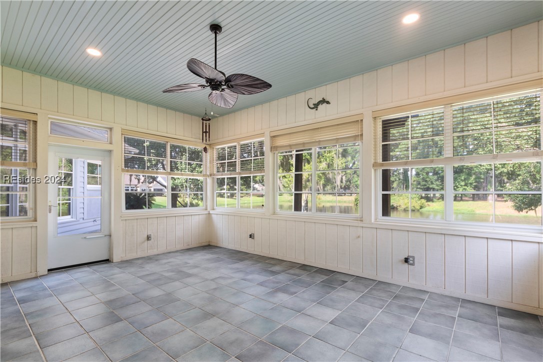 28 Lexington Drive