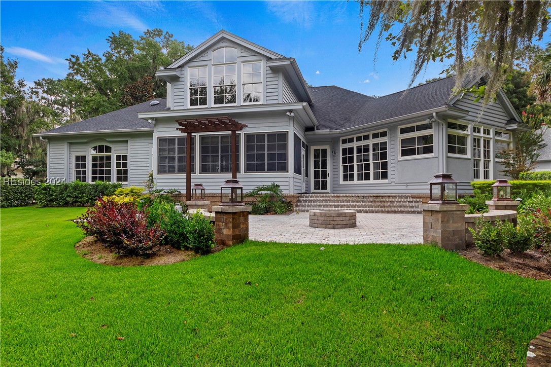 28 Lexington Drive