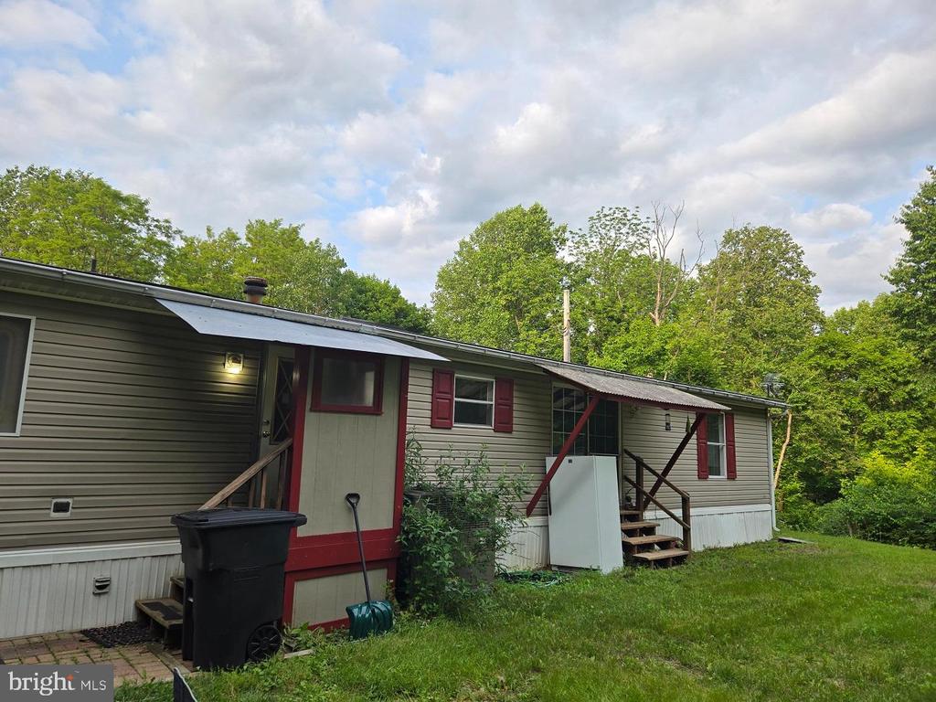 76 POWERLINE ROAD