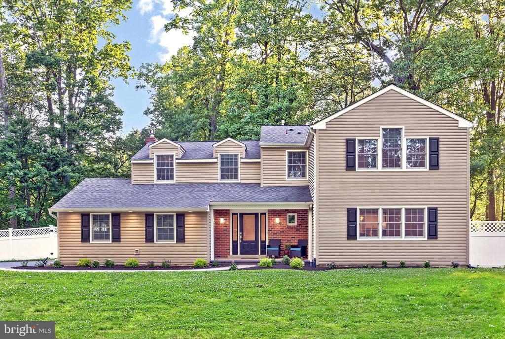 517 N WHITFORD ROAD