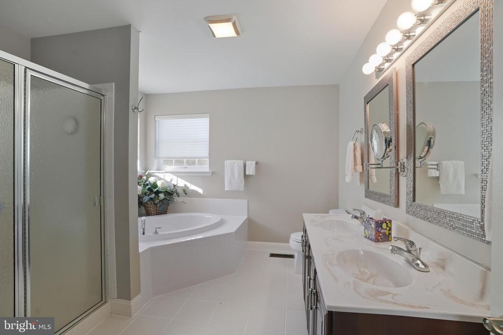 3963 GOSHEN DRIVE