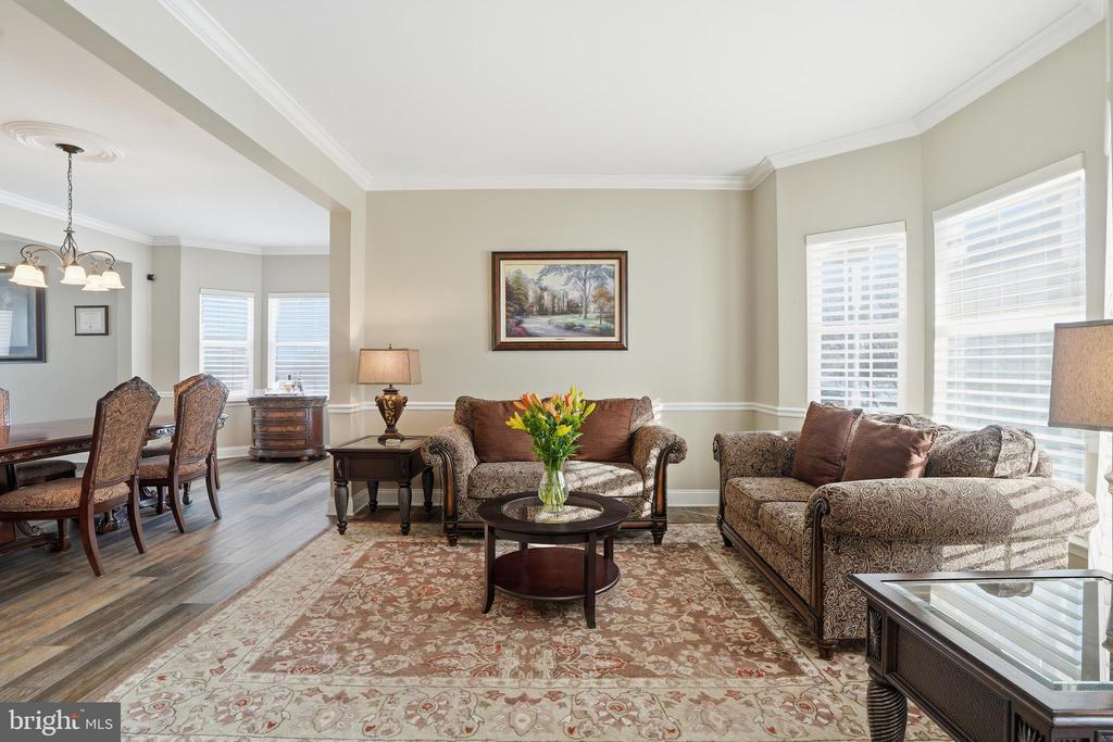 3963 GOSHEN DRIVE